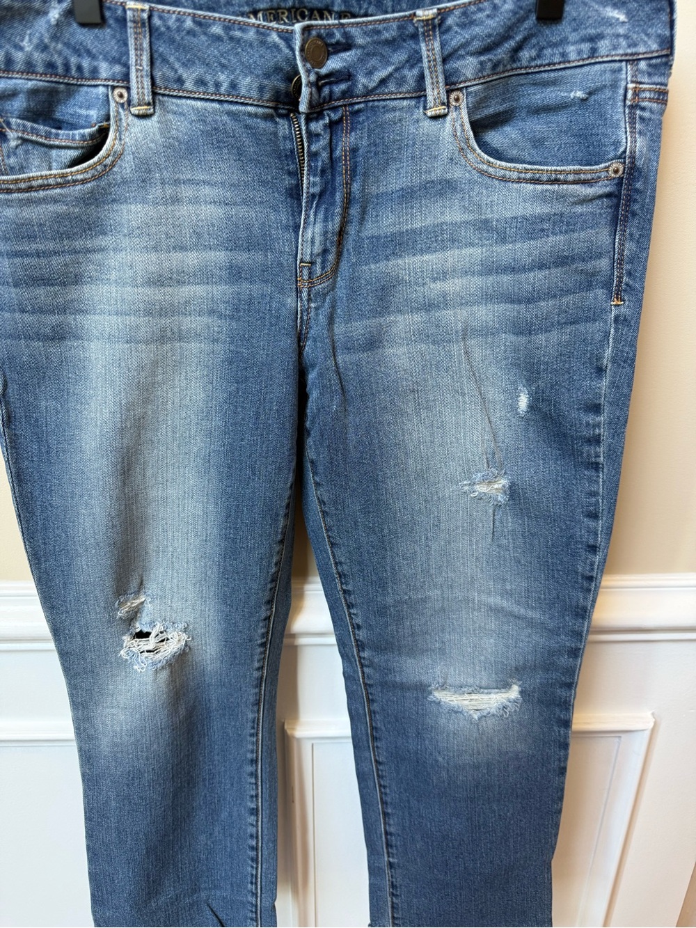 American Eagle Outfitters Distressed Cropped Blue Jeans - Picture 2 of 7